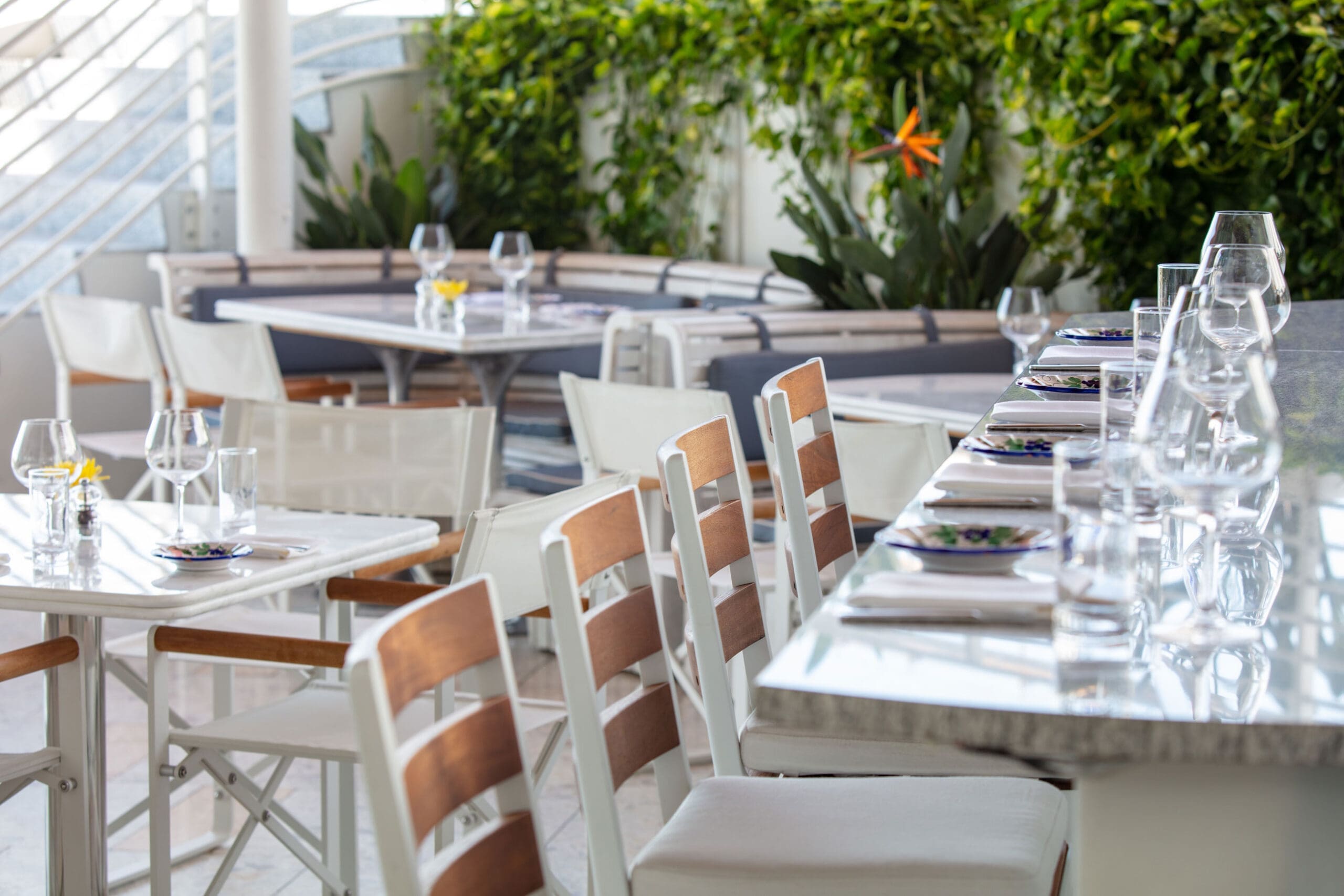 bellini terrace dinning space with table settings